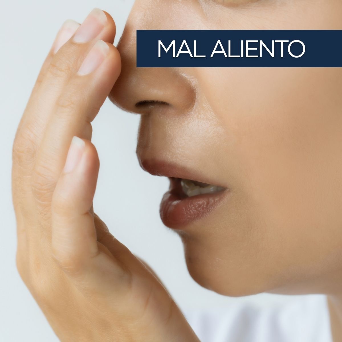 Mal aliento persistente asociado a enfermedad periodontal